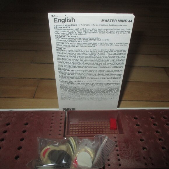 Master Mind 44 Invicta Strategy Game (Parker Brothers, 1972) (Complete) - Picture 7 of 8